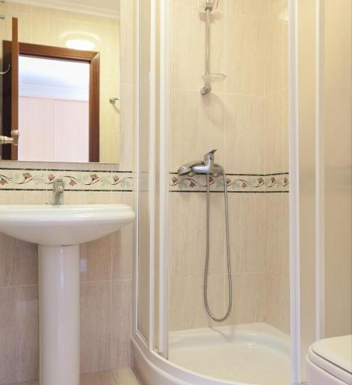 פנסיון Zafiro Suites