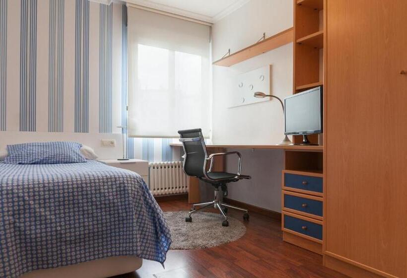 פנסיון Zafiro Suites