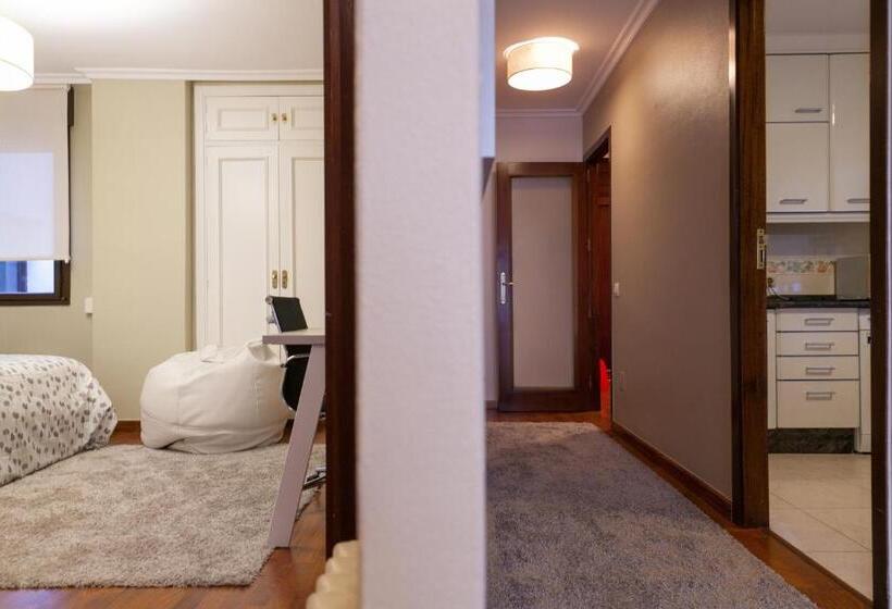 פנסיון Zafiro Suites