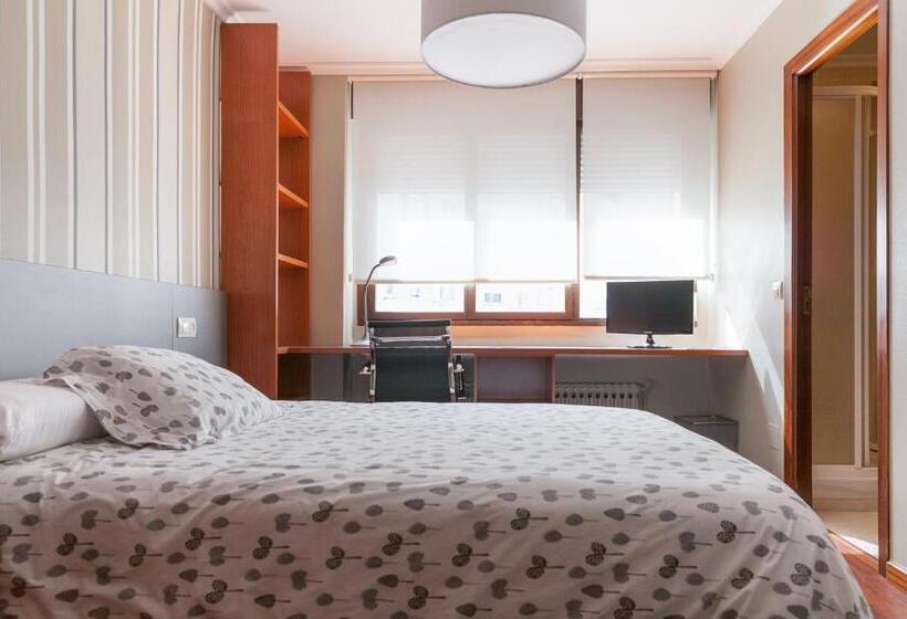 פנסיון Zafiro Suites