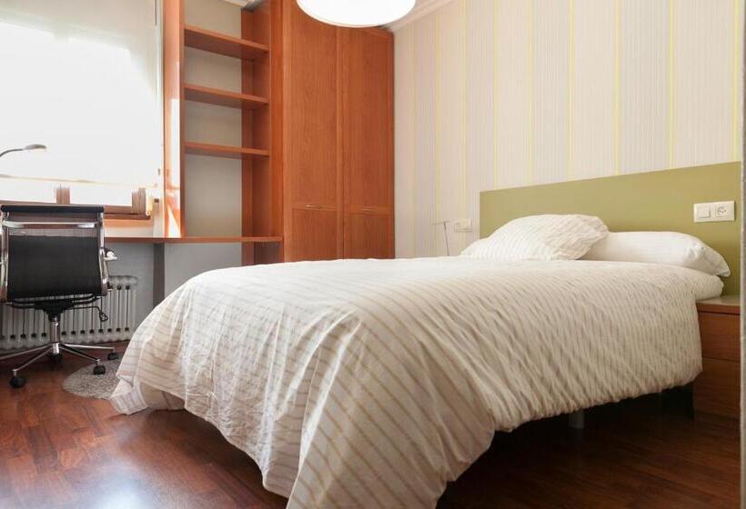 פנסיון Zafiro Suites