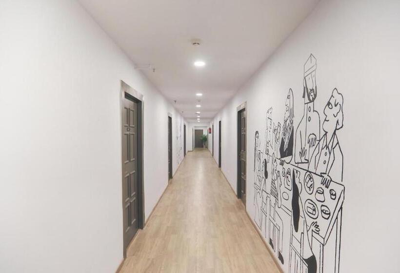 Super Oyo Townhouse 143 Hotel Royal Garden Park Street Mullick Bazar Crossing