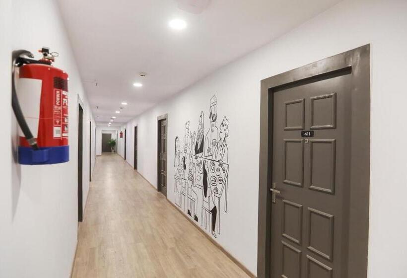 Super Oyo Townhouse 143 Hotel Royal Garden Park Street Mullick Bazar Crossing