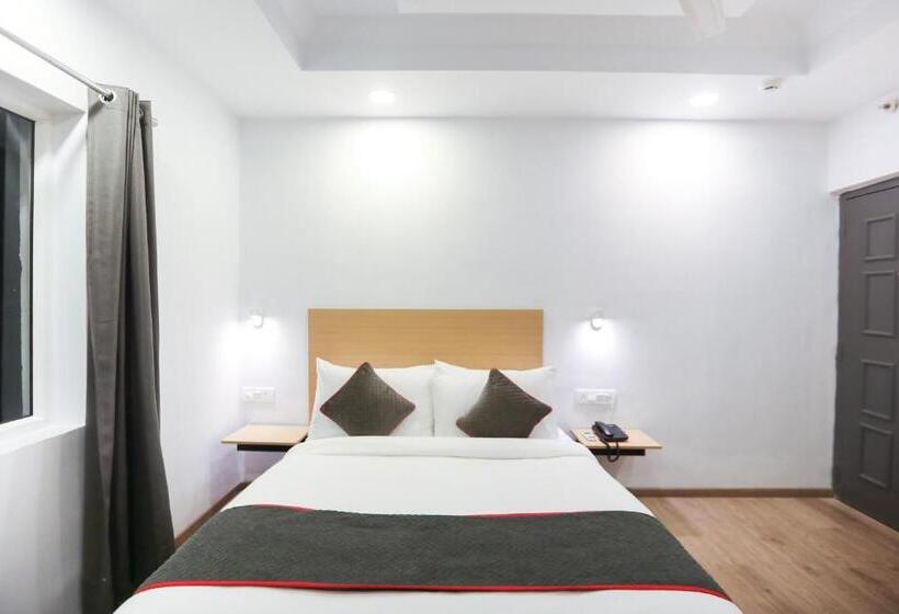 Super Oyo Townhouse 143 Hotel Royal Garden Park Street Mullick Bazar Crossing