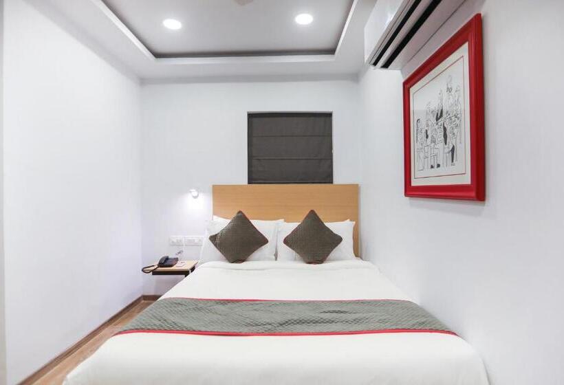 Super Oyo Townhouse 143 Hotel Royal Garden Park Street Mullick Bazar Crossing