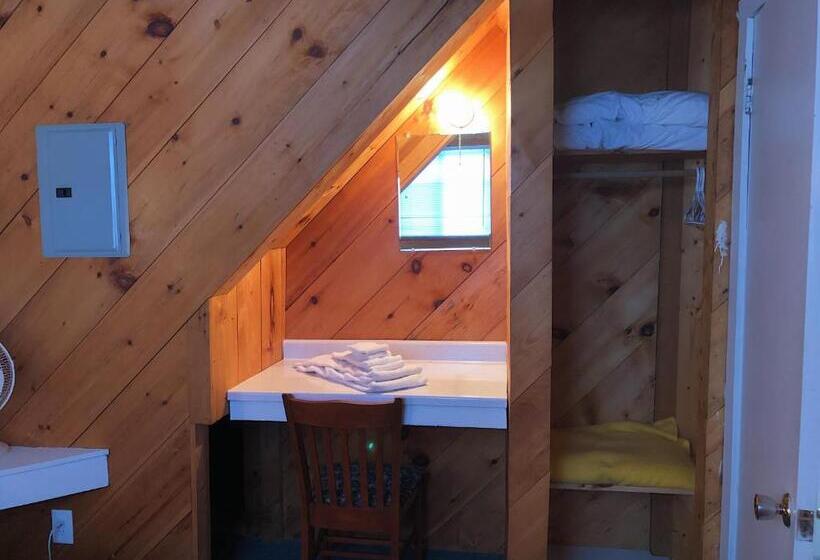 The Waterfront Motel