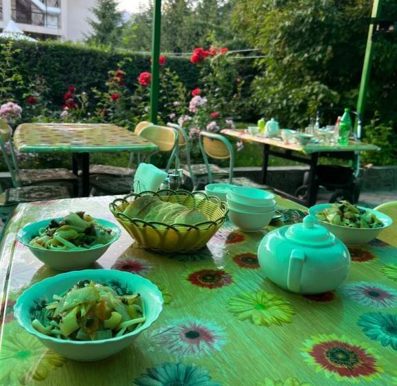 هاستل алтын мезгиль