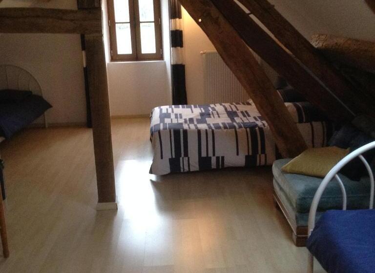 مبيت وإفطار Entre Bourgogne Et Morvan