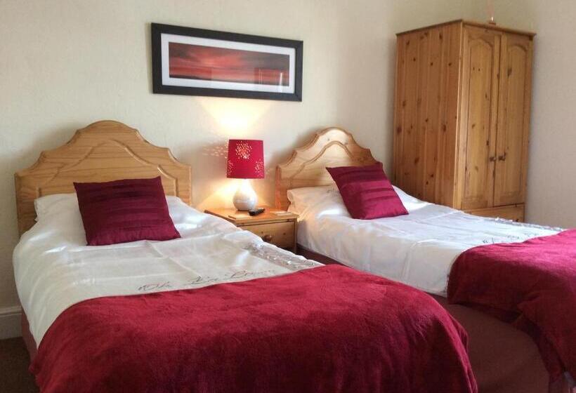 مبيت وإفطار The Olivers Guest House