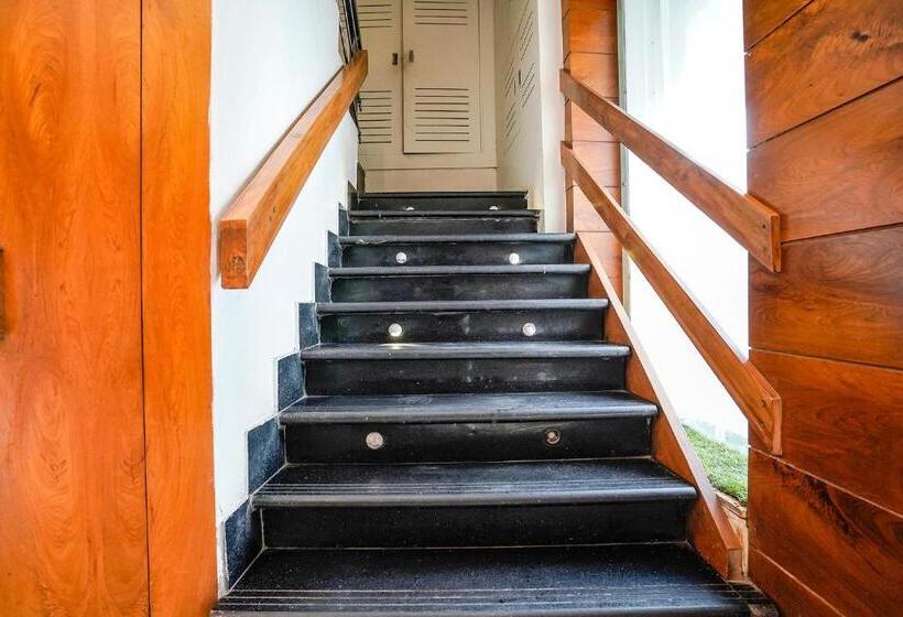 Fabhotel Amber Palace   Nr Fort & Csmt Station