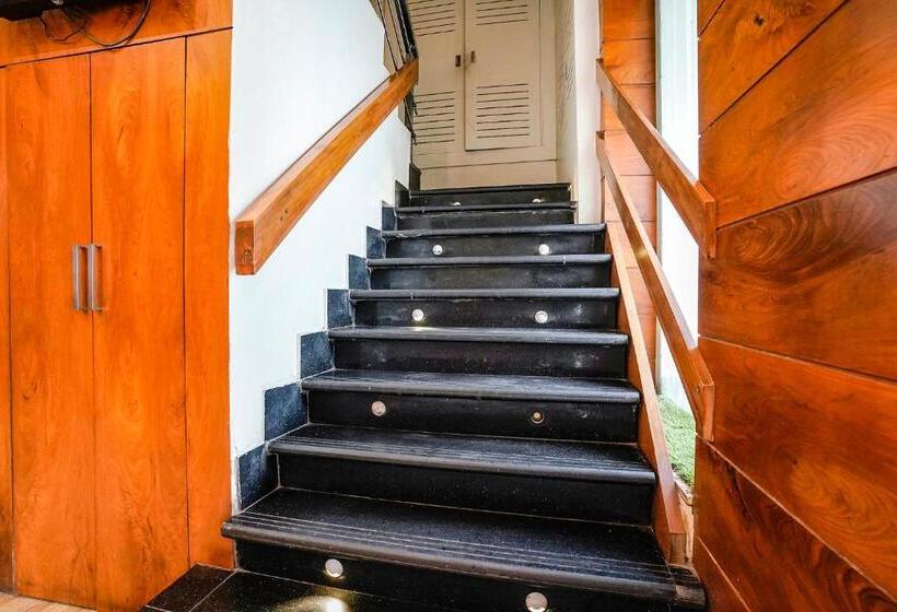 Fabhotel Amber Palace   Nr Fort & Csmt Station