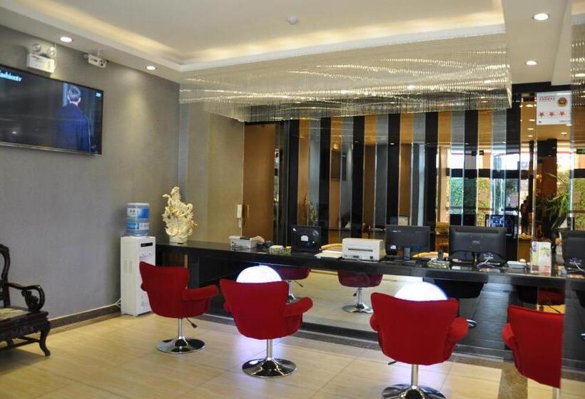 Отель Juli Boutique