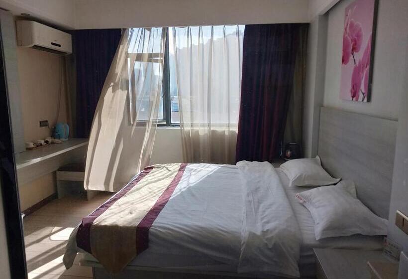 Отель Juli Boutique