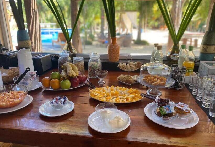 בית מלון כפרי La Delfina Island Resort