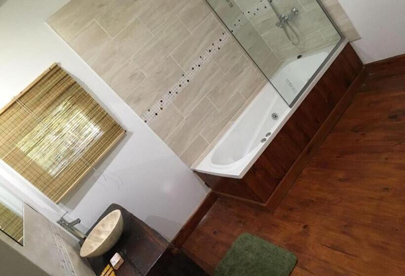 בית מלון כפרי La Delfina Island Resort