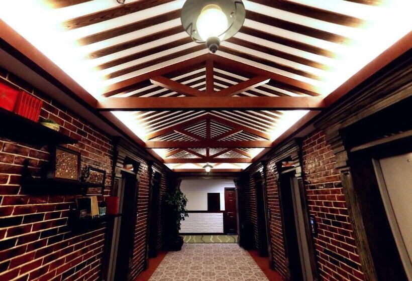 Time Traveller Hotel   Near The Grass Skyline, Dajingmen, Zhangjiakoubu, 20 Minutes Away From Zhangj