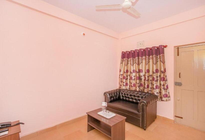 Отель Oyo Surya Residency