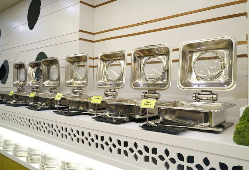 Отель Sifat International