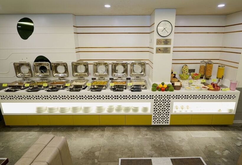 Отель Sifat International