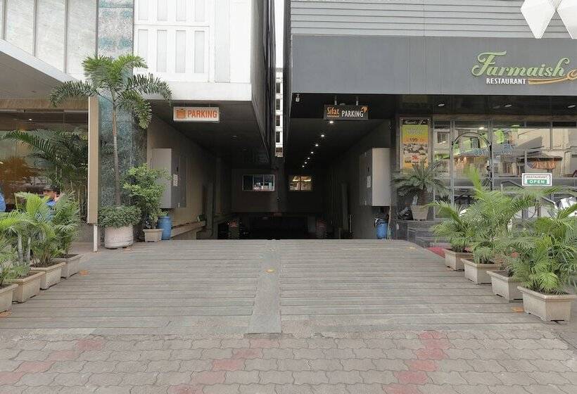 Отель Sifat International