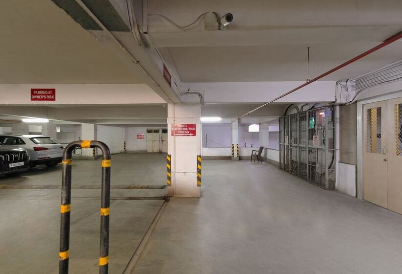 Отель Sifat International