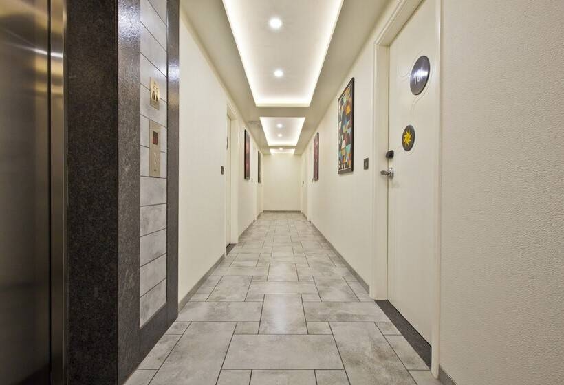 Отель Sifat International