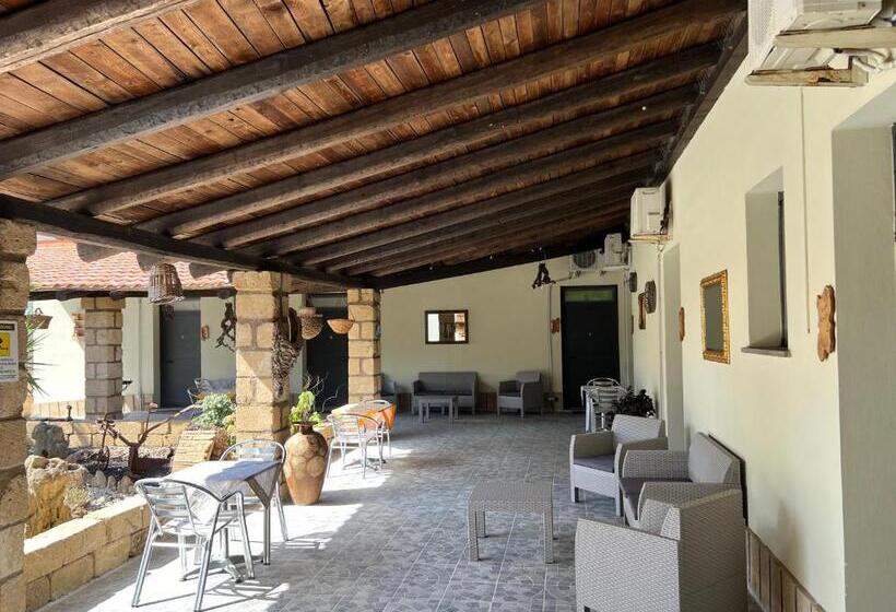 בית מלון כפרי Su Tasuru