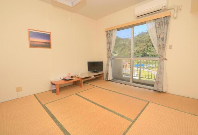 בית מלון כפרי Tokashiku Marine Villege