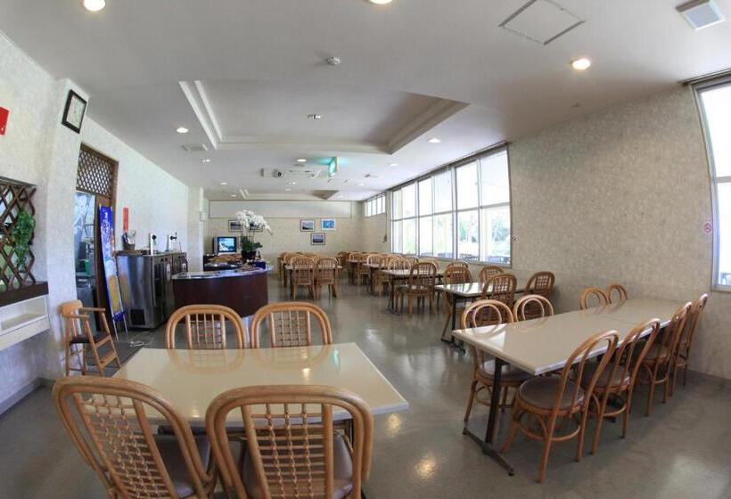 בית מלון כפרי Tokashiku Marine Villege