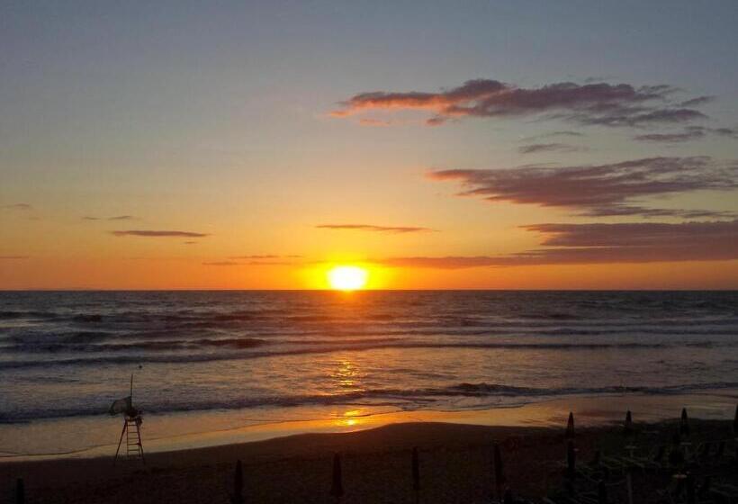 בית מלון כפרי Villa Tramonto Direttamente Sul Mare