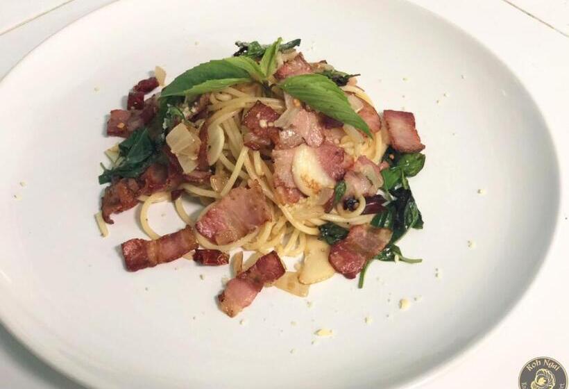 Koh Ngai Kaimuk Thong Resort