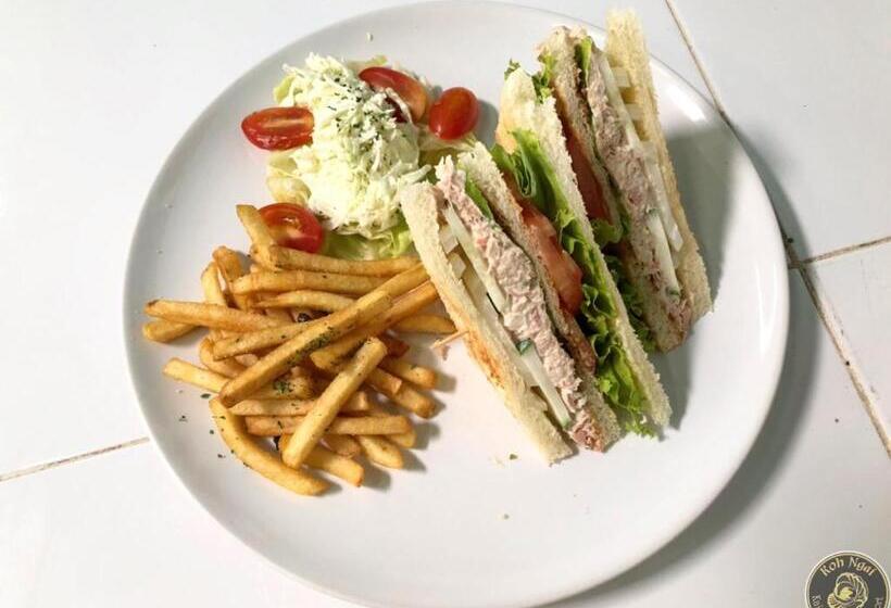 Koh Ngai Kaimuk Thong Resort