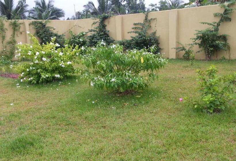 پانسیون Golden Lilies