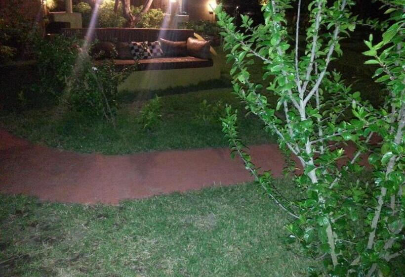 پانسیون Golden Lilies