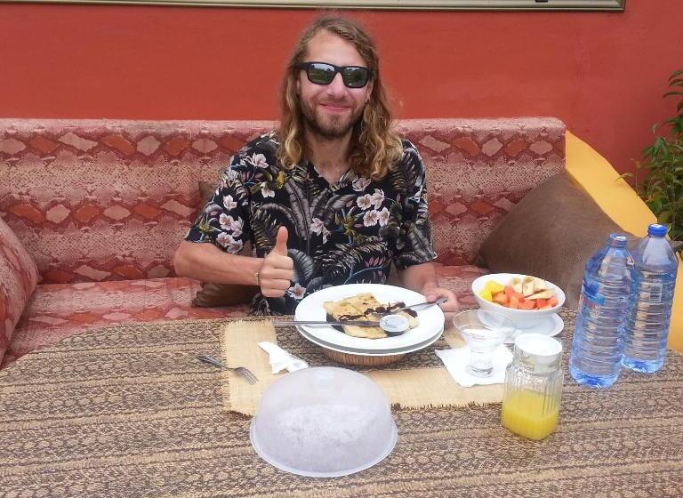 پانسیون Golden Lilies