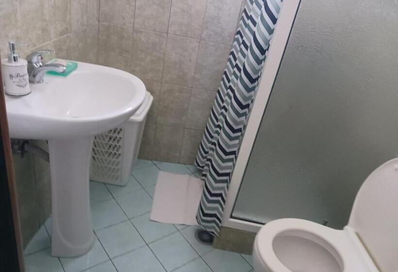 פנסיון Janis Castle Apartment