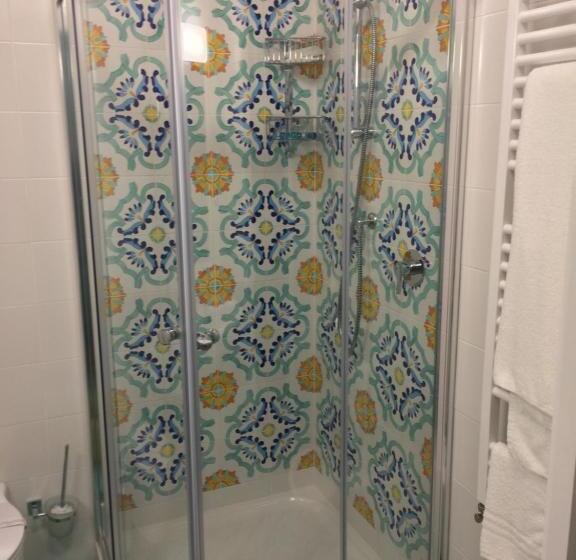 بنسيون Largo Chianura