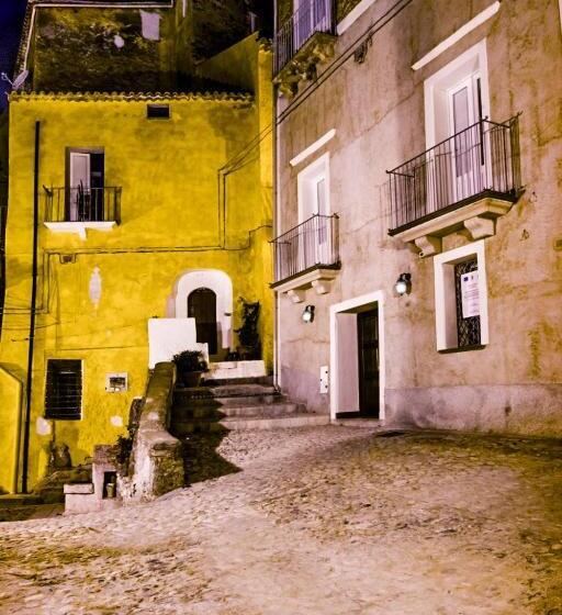 بنسيون Largo Chianura