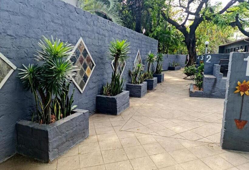 膳宿费 Overnight Stop Before Kruger National Park