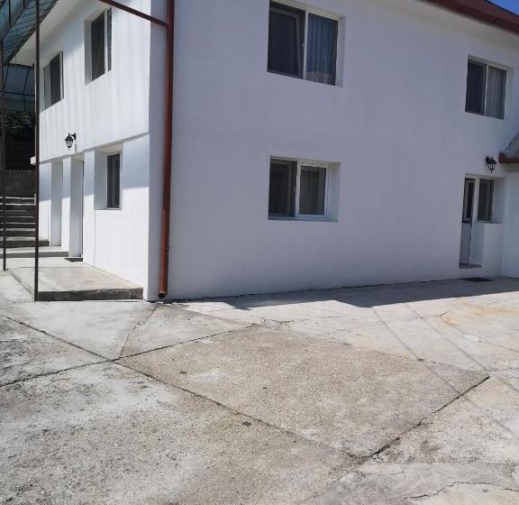 ペンション Szekeres Vendégház