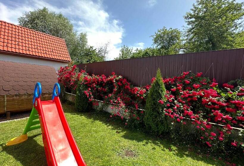 ペンション Szekeres Vendégház