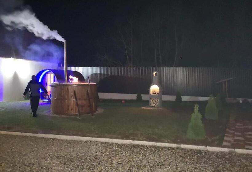 ペンション Szekeres Vendégház