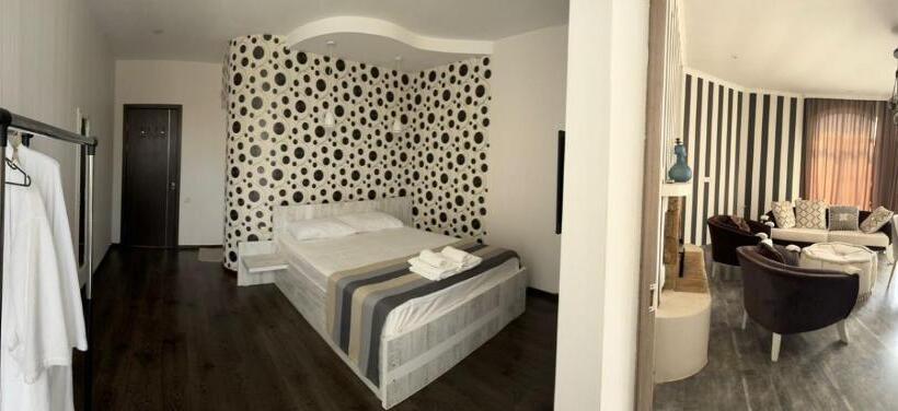 پانسیون White House Anaklia