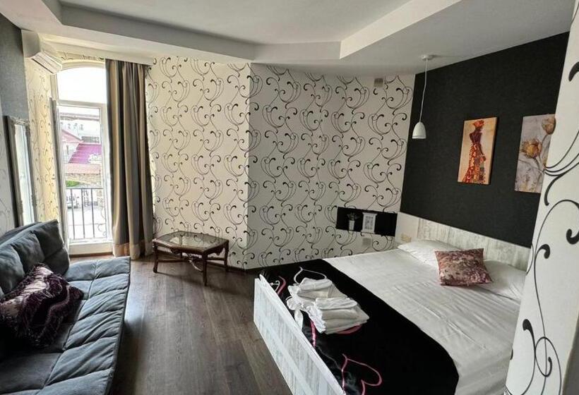 پانسیون White House Anaklia