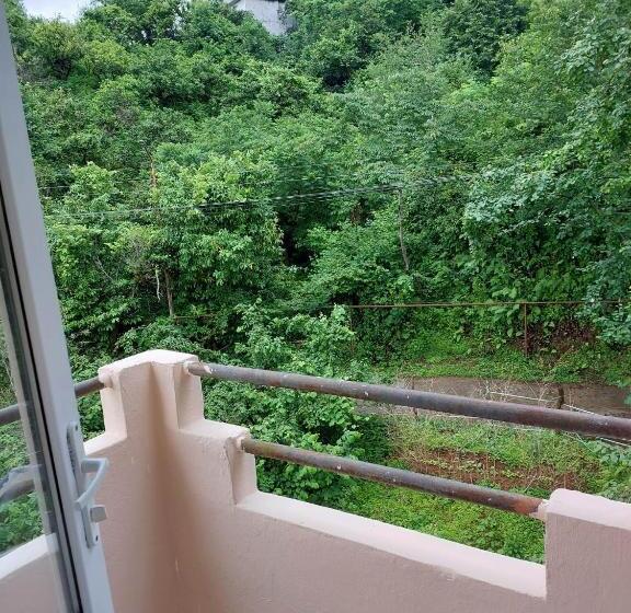 پانسیون With Beautiful Sea And Mountain Views