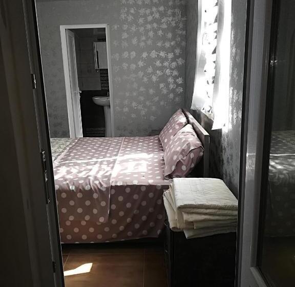 پانسیون With Beautiful Sea And Mountain Views