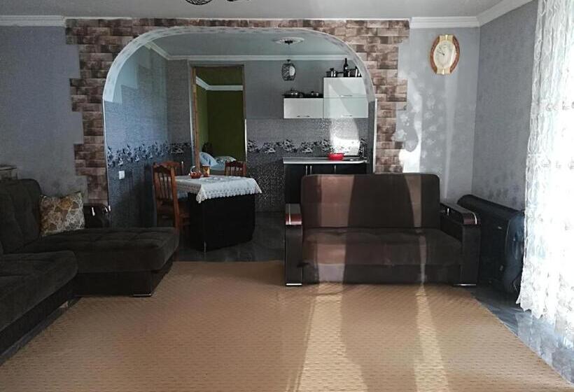 پانسیون With Beautiful Sea And Mountain Views