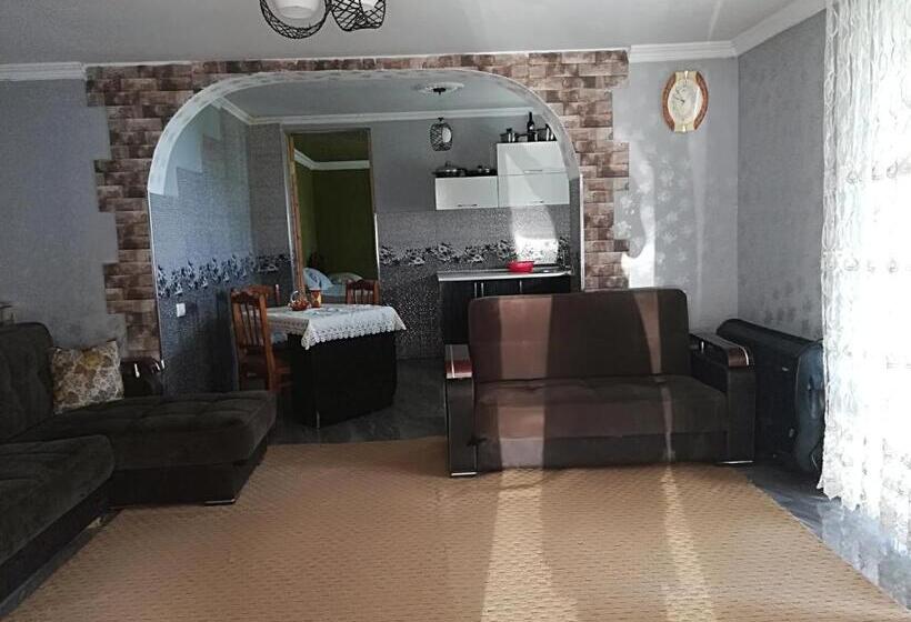 پانسیون With Beautiful Sea And Mountain Views