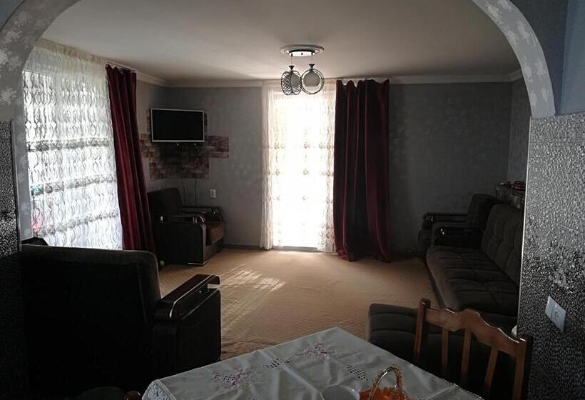 پانسیون With Beautiful Sea And Mountain Views