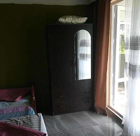 پانسیون With Beautiful Sea And Mountain Views